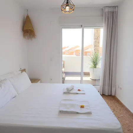 Estupendo Duplex Famililar Con Terrazas Y Parking By Hometels